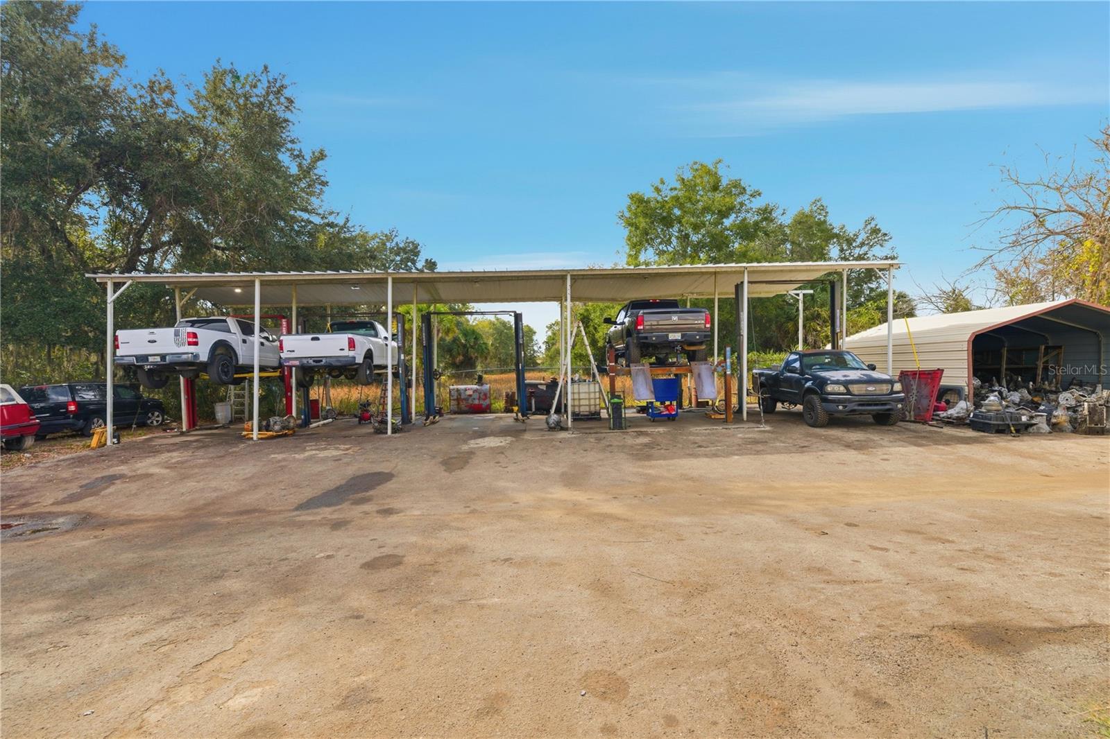 MUSSEAU - Commercial Sale