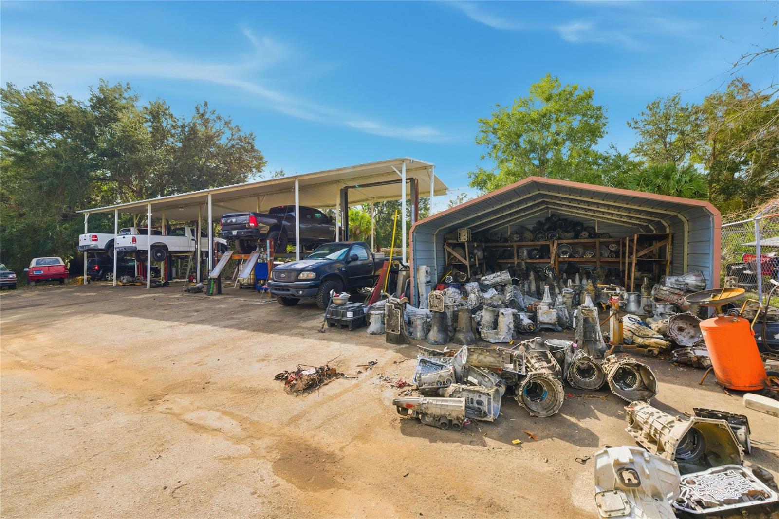MUSSEAU - Commercial Sale