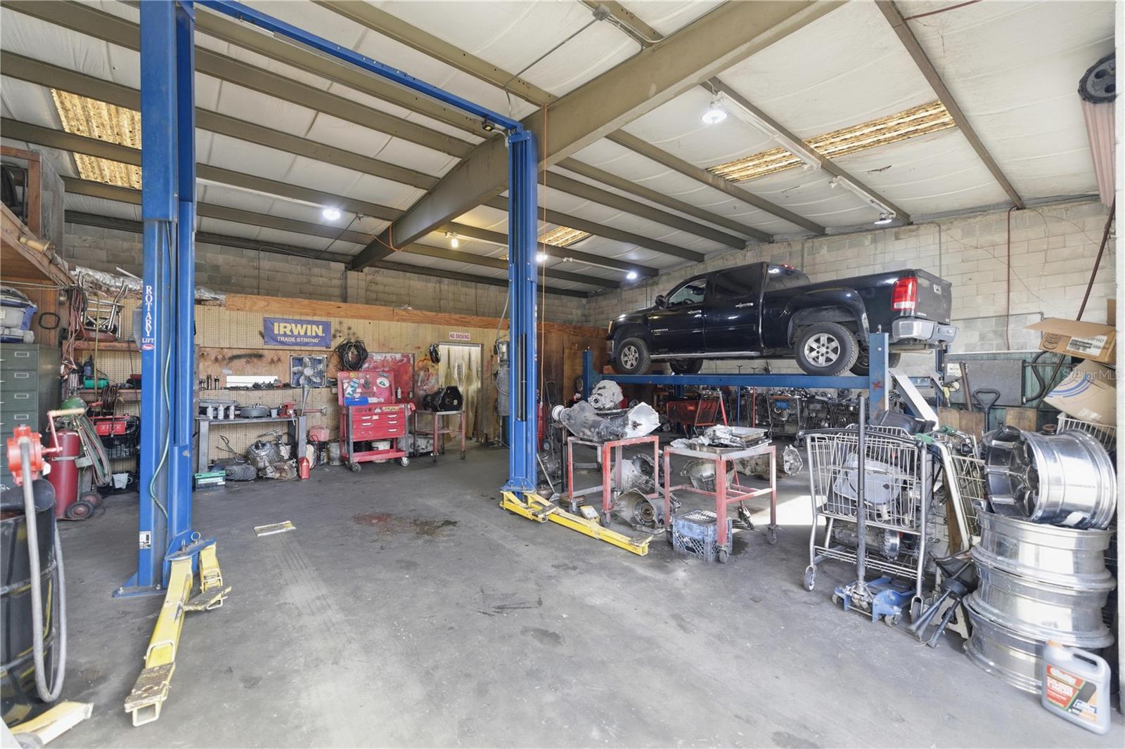 MUSSEAU - Commercial Sale