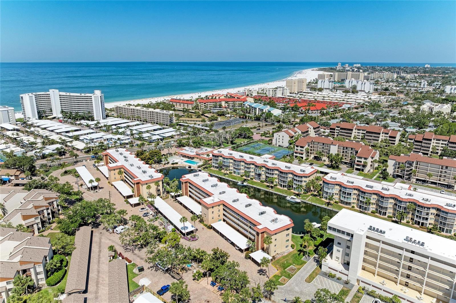 SIESTA HARBOR I - Residential