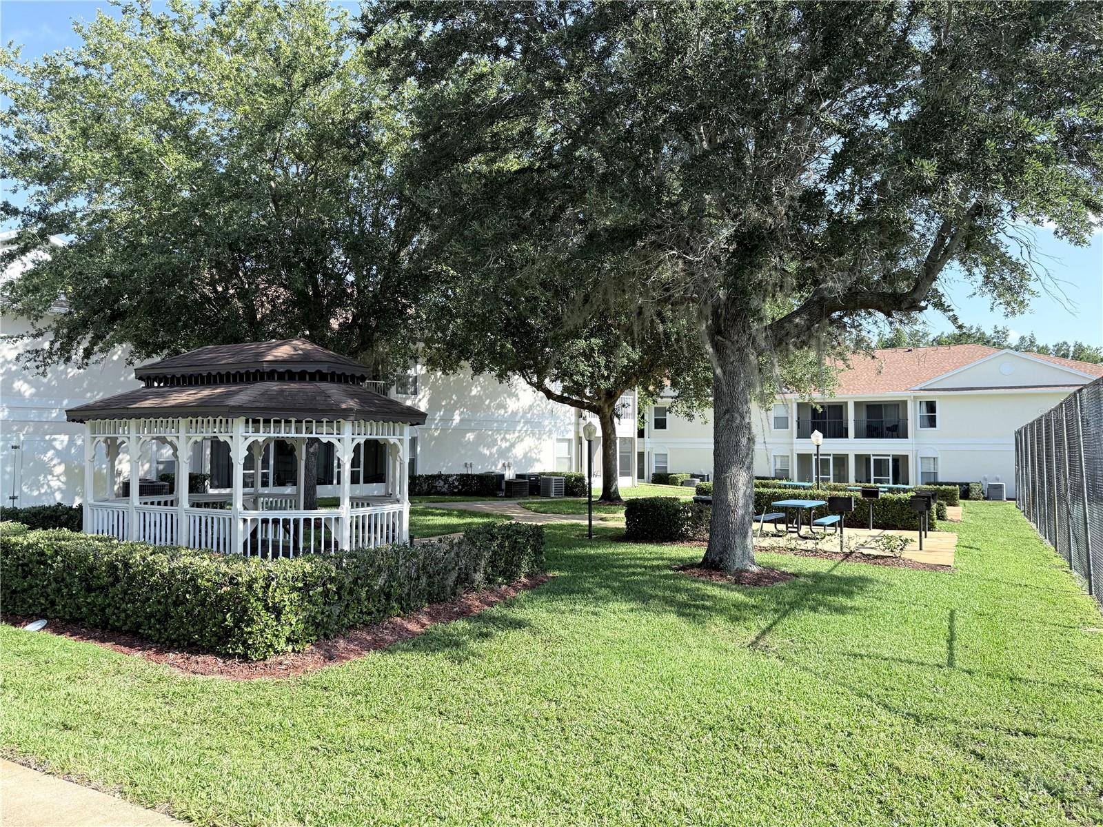 GRAND PALMS CONDO 4 PH 8 - Residential