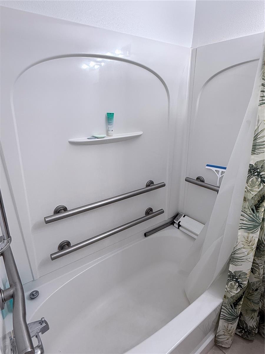 GRAND PALMS CONDO 4 PH 8 - Residential