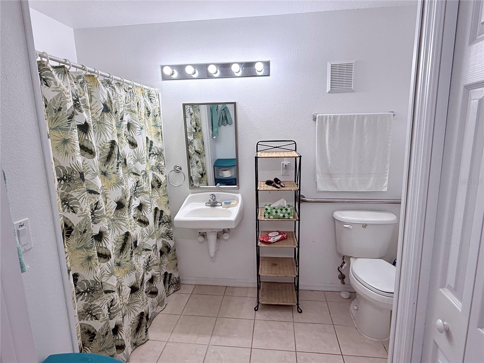 GRAND PALMS CONDO 4 PH 8 - Residential