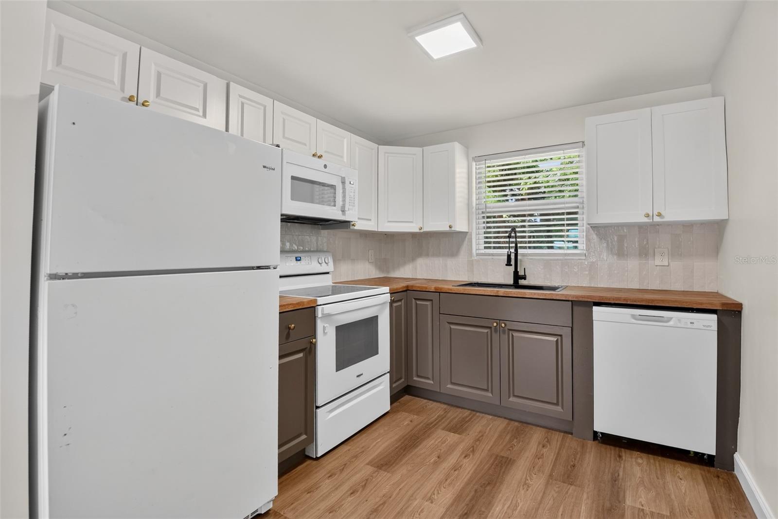 EDGEWATER ACRES UNIT 06 RESUB - Residential