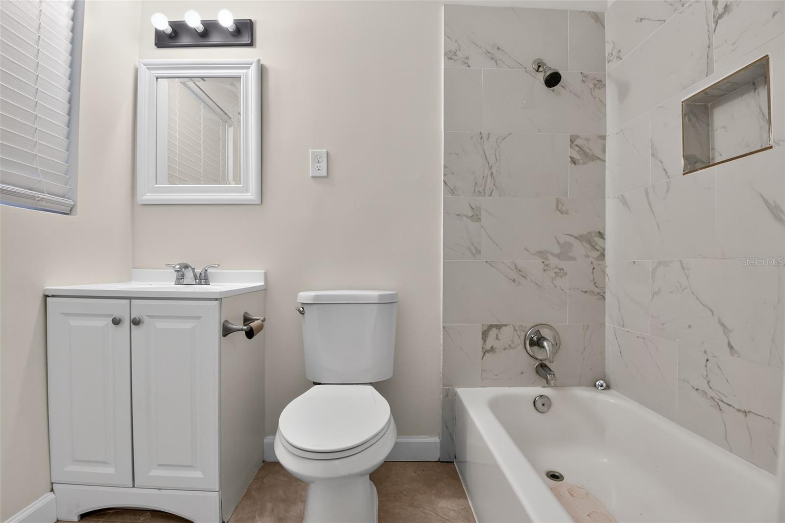 EDGEWATER ACRES UNIT 06 RESUB - Residential