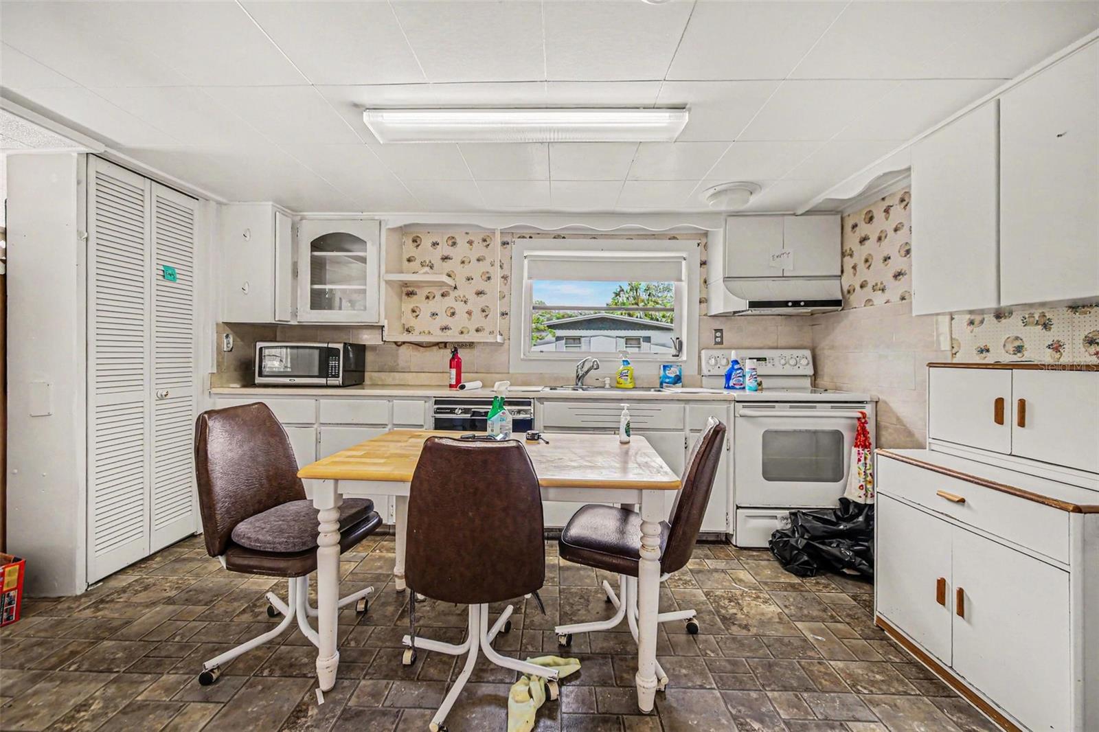 CRYSTAL LAKE WINTER HOMES - Residential