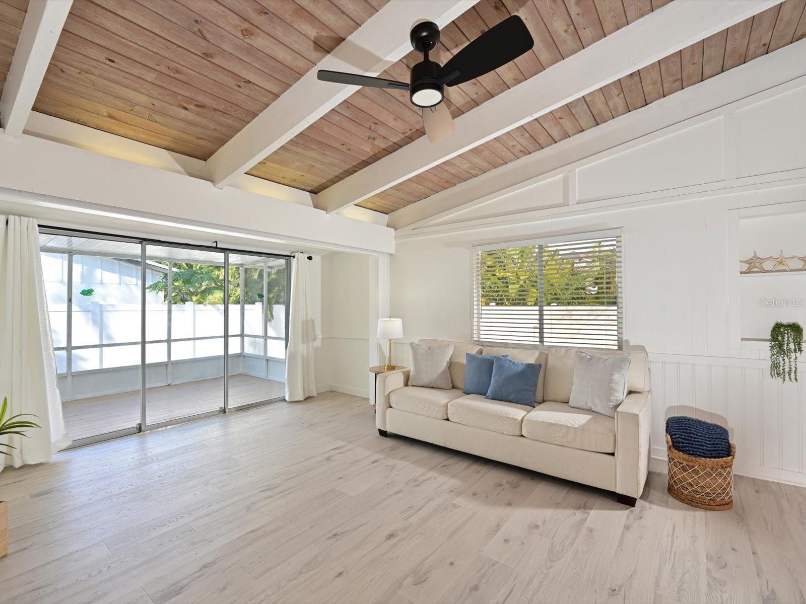LUANA ISLES - Residential