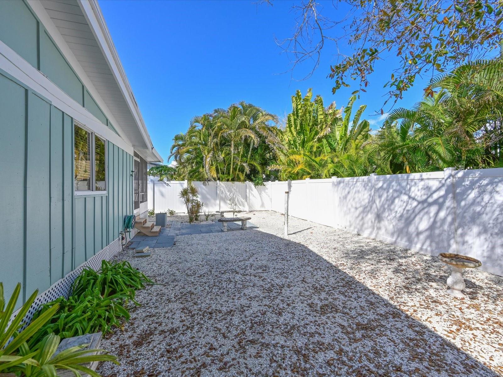 LUANA ISLES - Residential