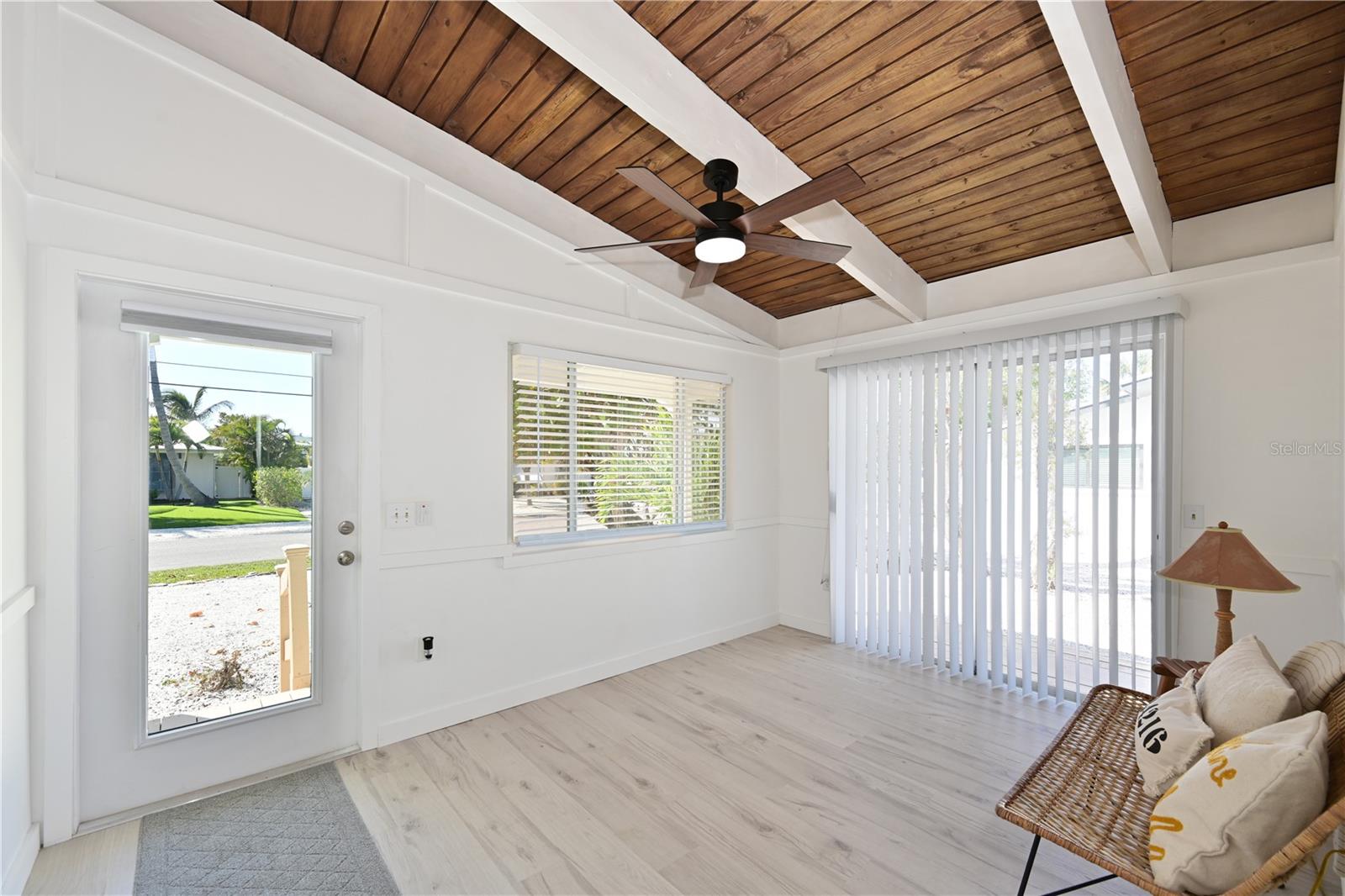 LUANA ISLES - Residential