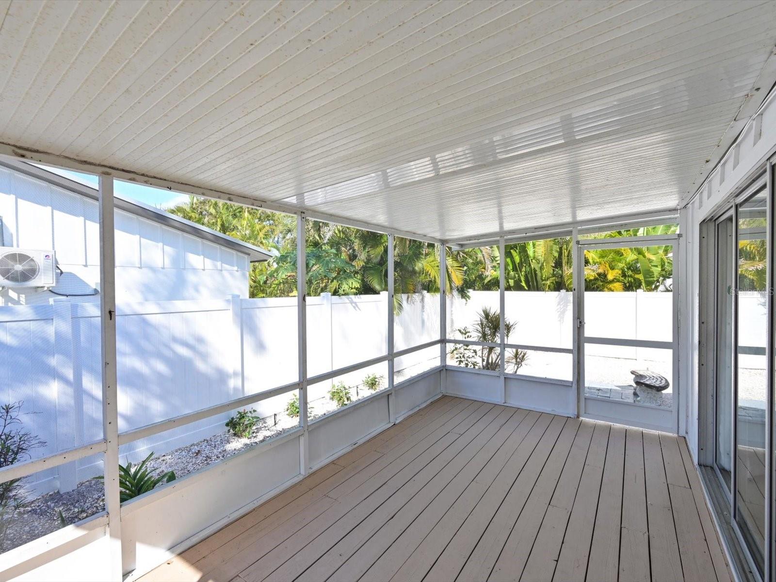 LUANA ISLES - Residential