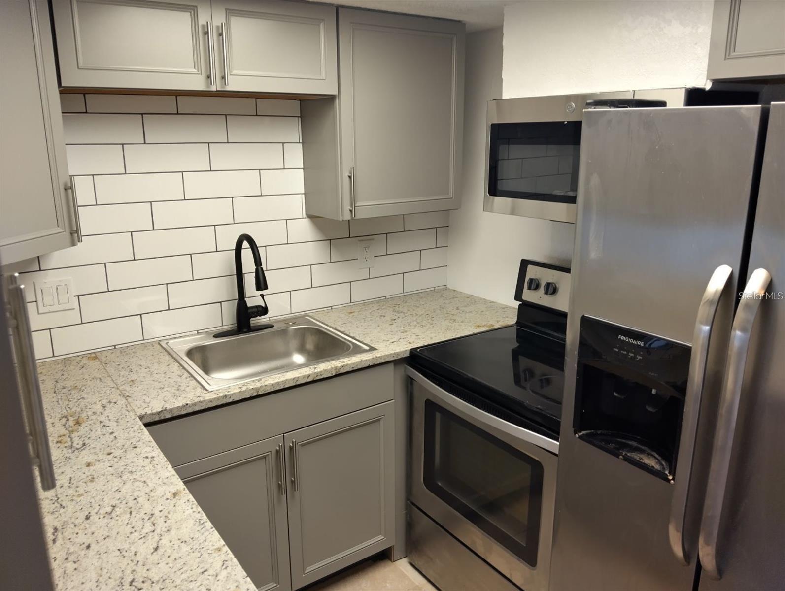 LARGO LAKE APTS - Residential Lease