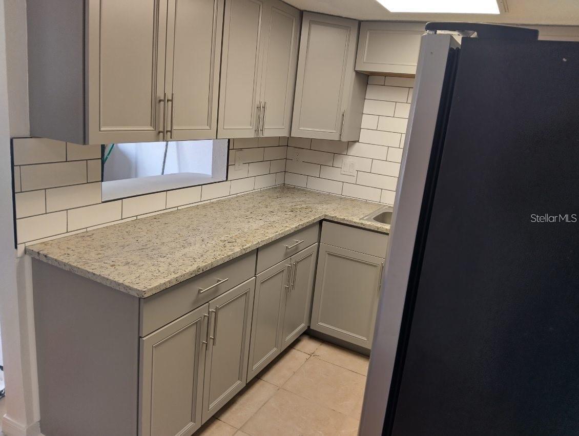 LARGO LAKE APTS - Residential Lease