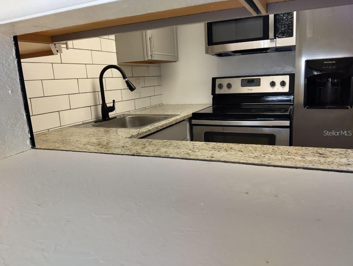 LARGO LAKE APTS - Residential Lease