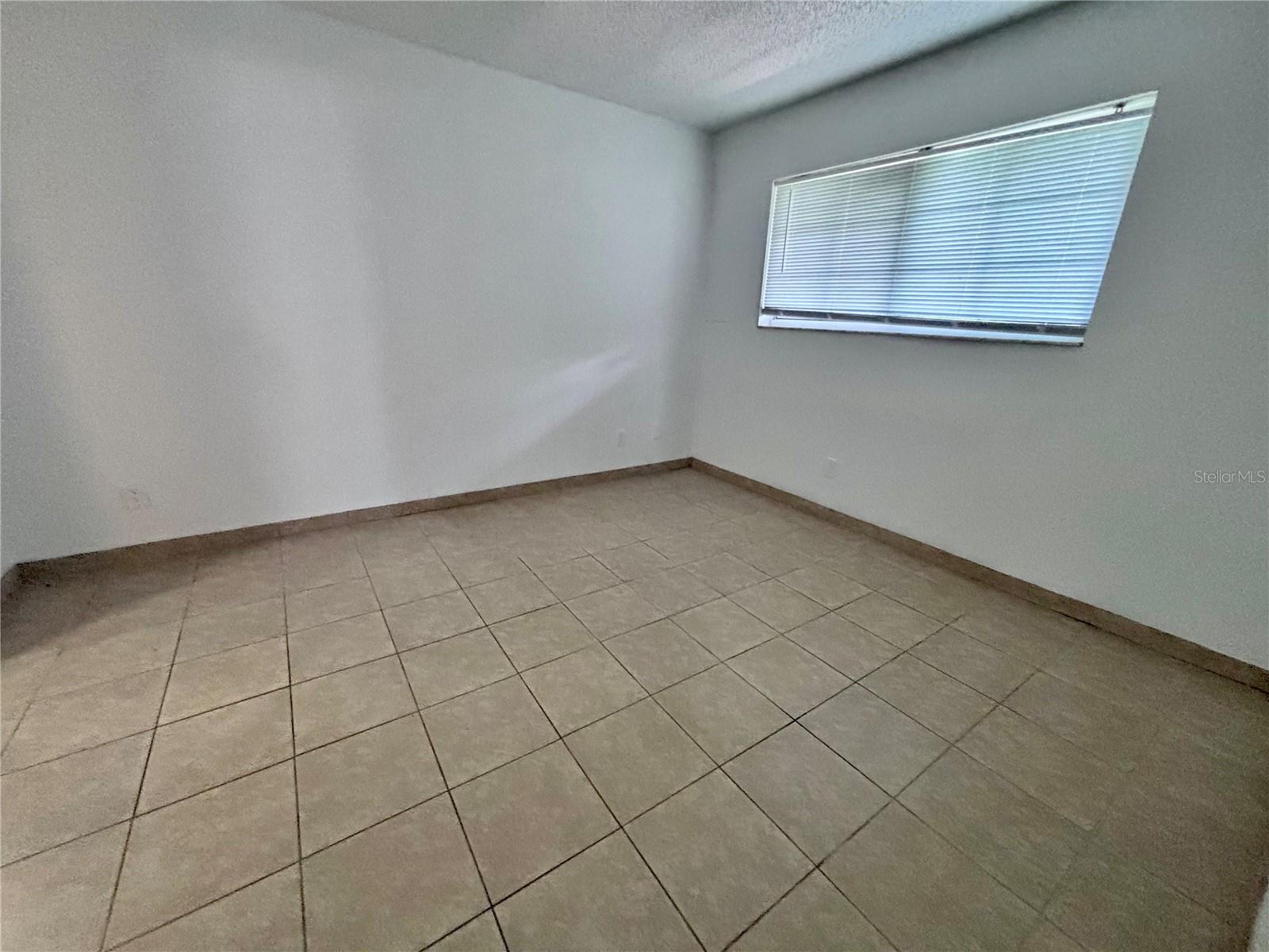 SILVER DOWNS - Residential Lease
