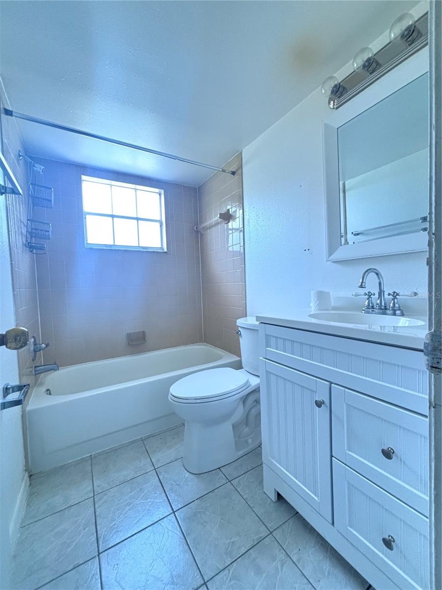 SILVER DOWNS - Residential Lease