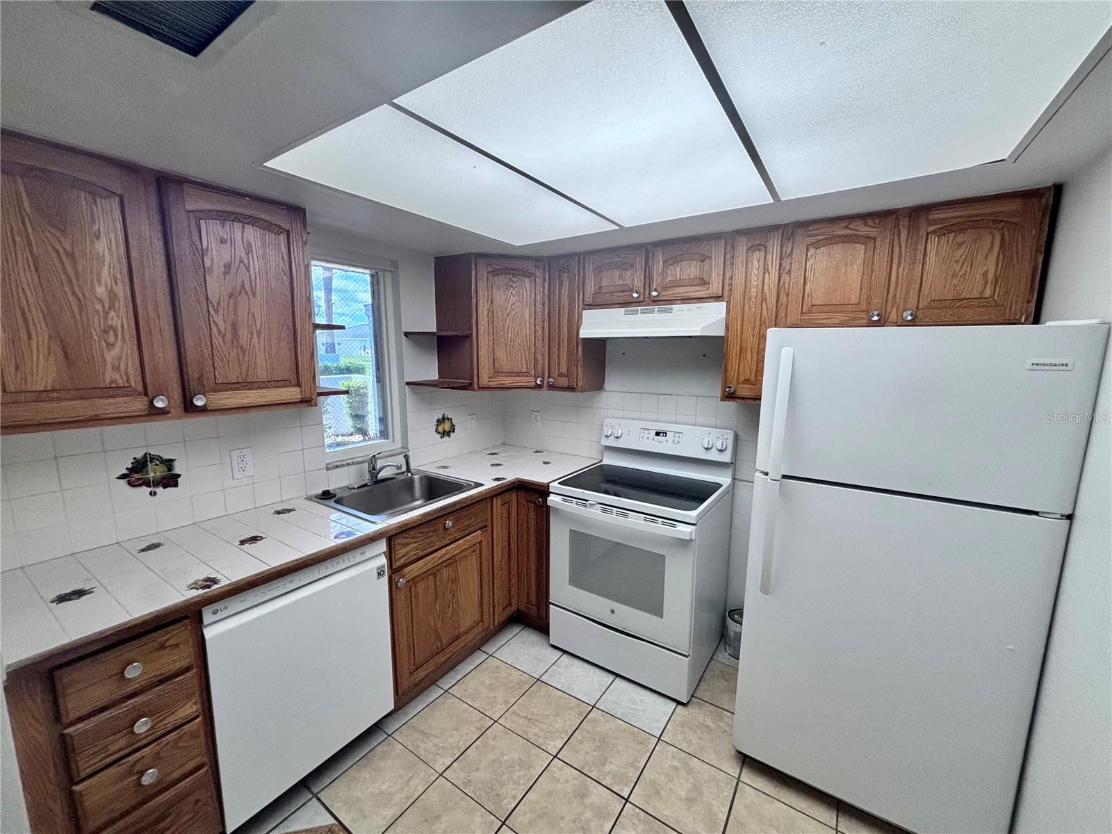 SILVER DOWNS - Residential Lease