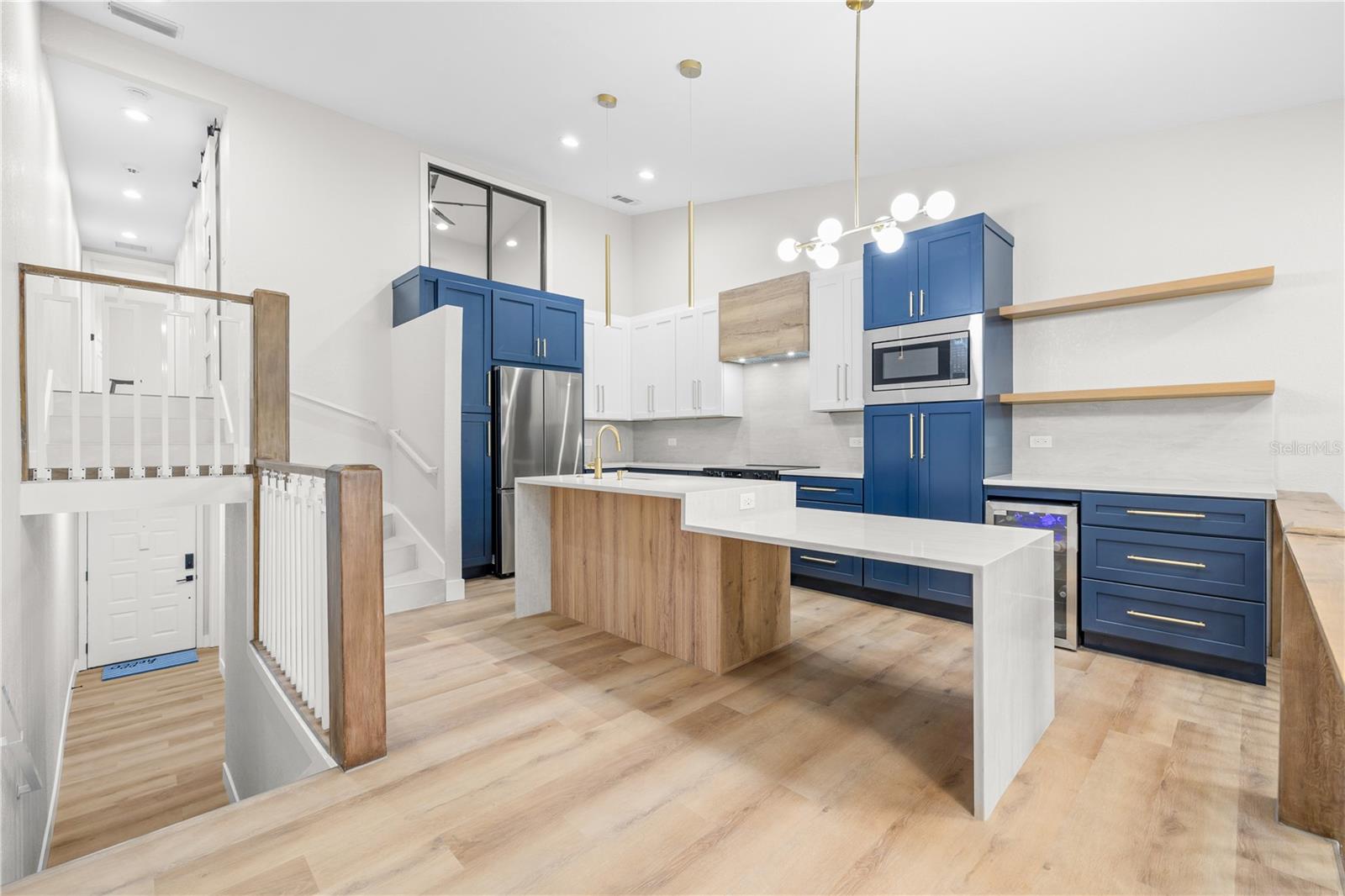 LAKE FOREST CONDO - Residential