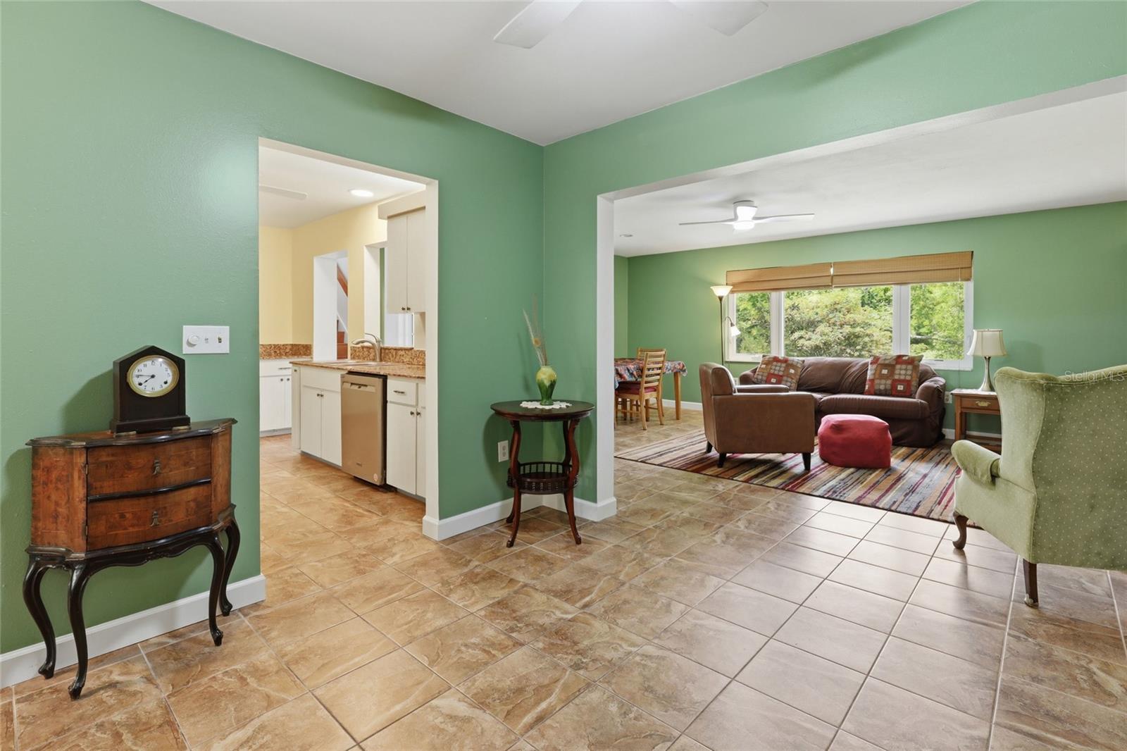 SOUTH GATE UNIT 27 - Residential