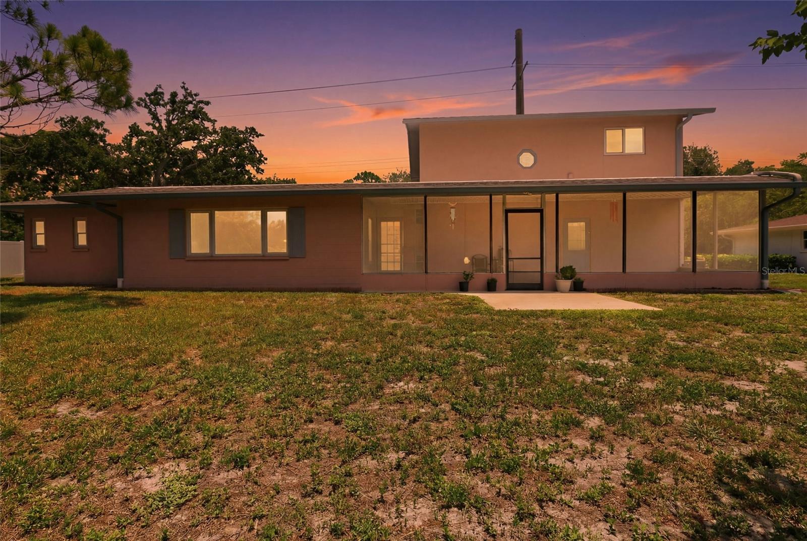 SOUTH GATE UNIT 27 - Residential
