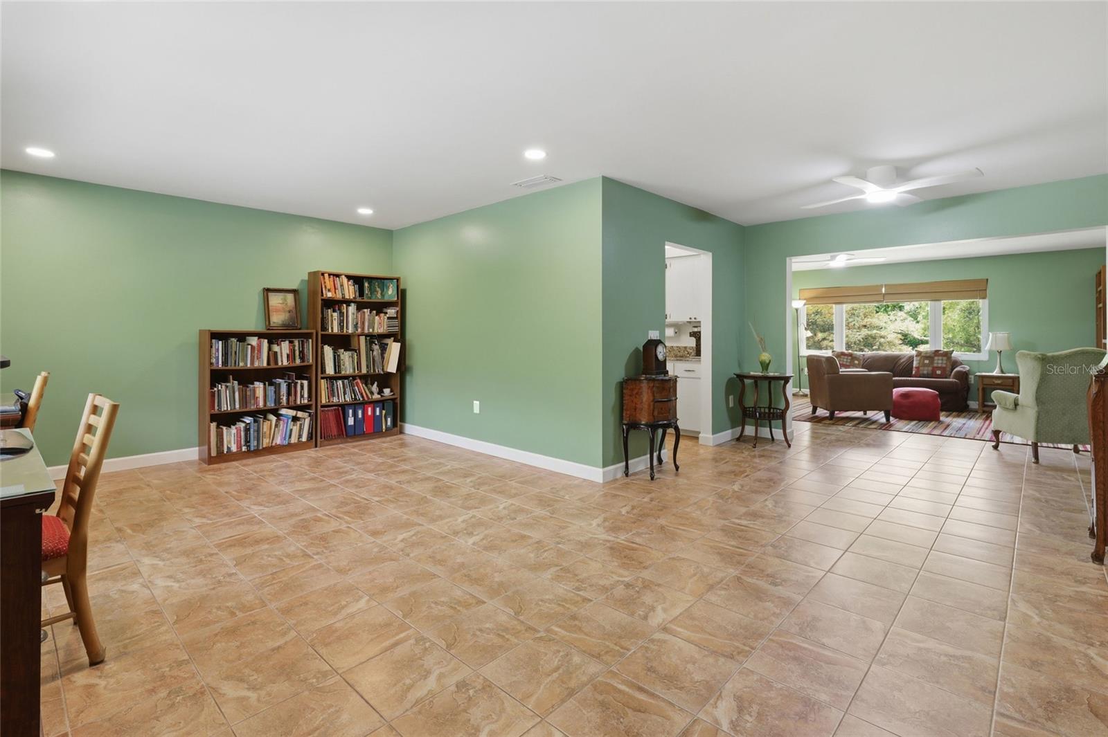 SOUTH GATE UNIT 27 - Residential