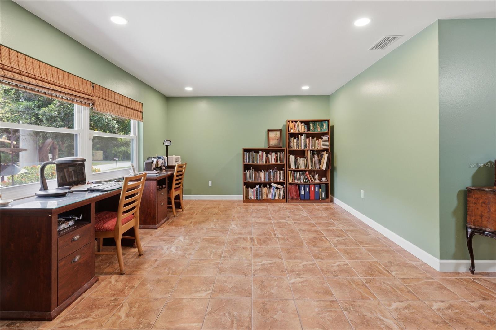 SOUTH GATE UNIT 27 - Residential