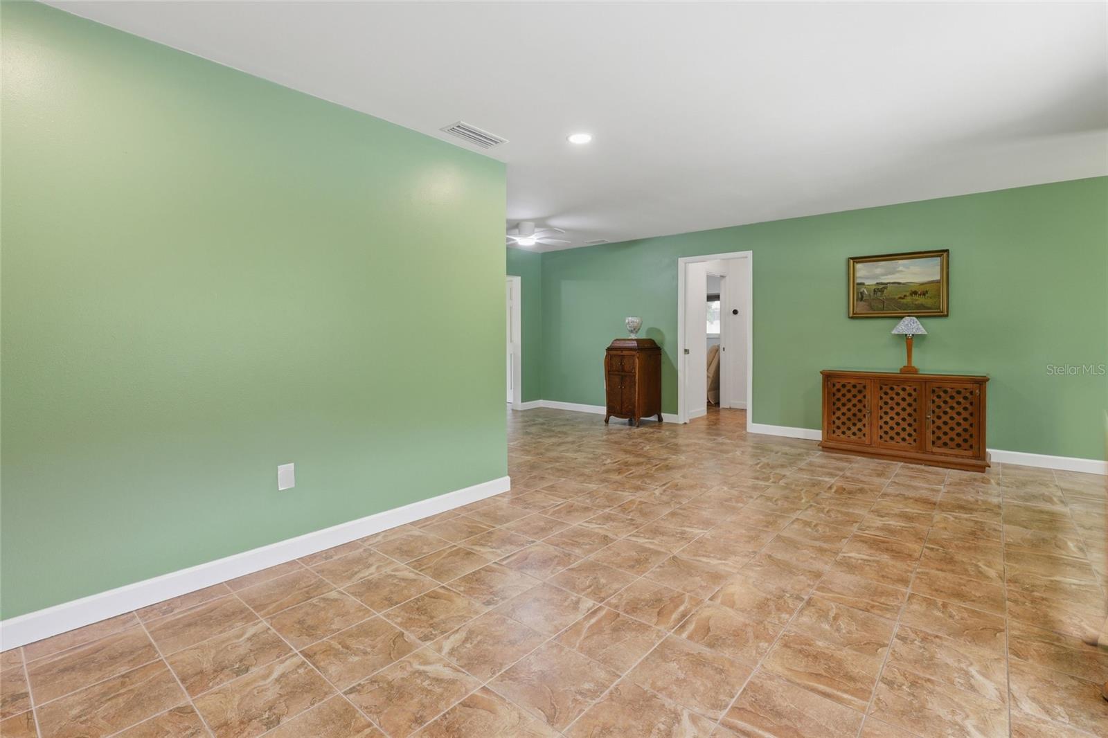 SOUTH GATE UNIT 27 - Residential