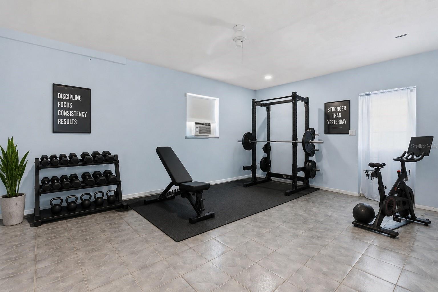 SOUTH GATE UNIT 27 - Residential