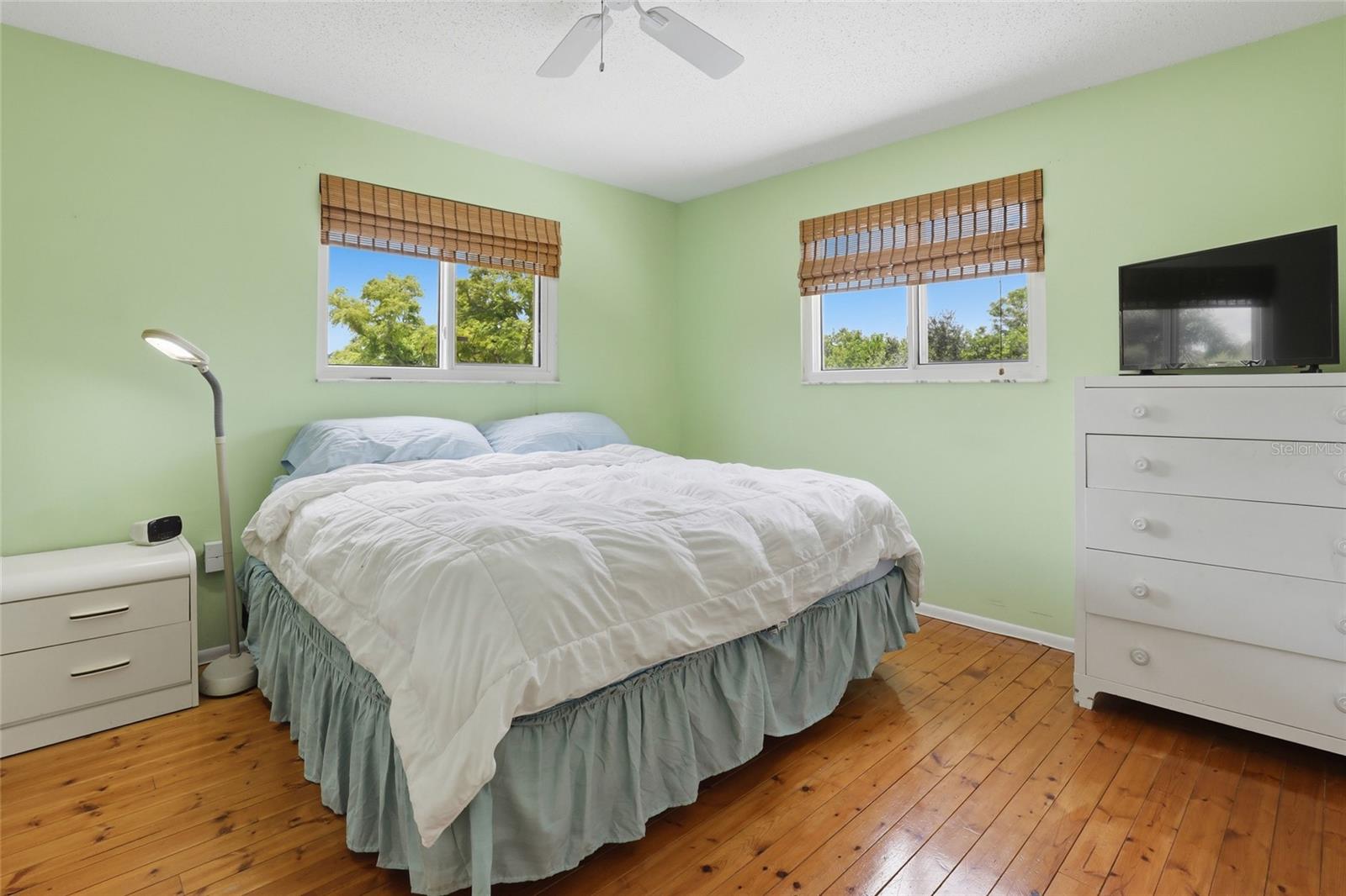 SOUTH GATE UNIT 27 - Residential