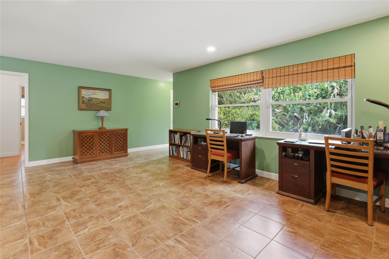 SOUTH GATE UNIT 27 - Residential