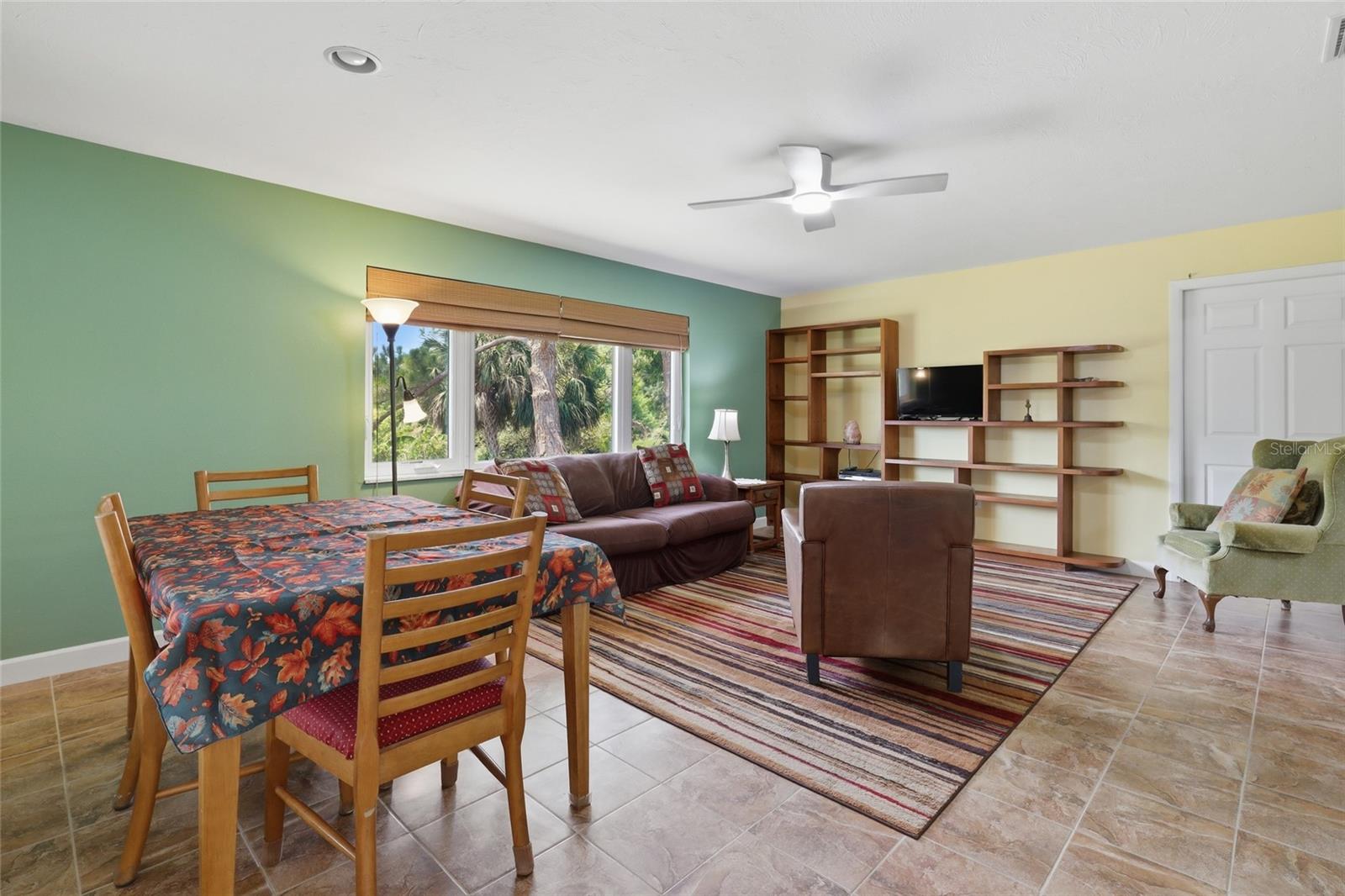 SOUTH GATE UNIT 27 - Residential