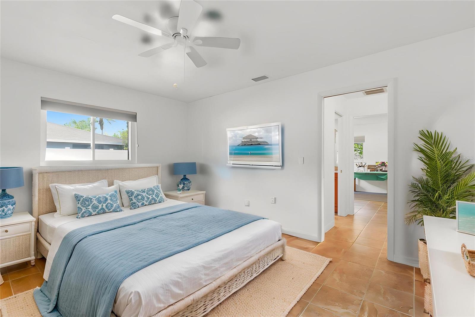 SOUTH GATE UNIT 27 - Residential
