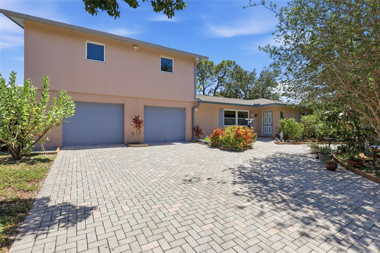 SOUTH GATE UNIT 27 - Residential