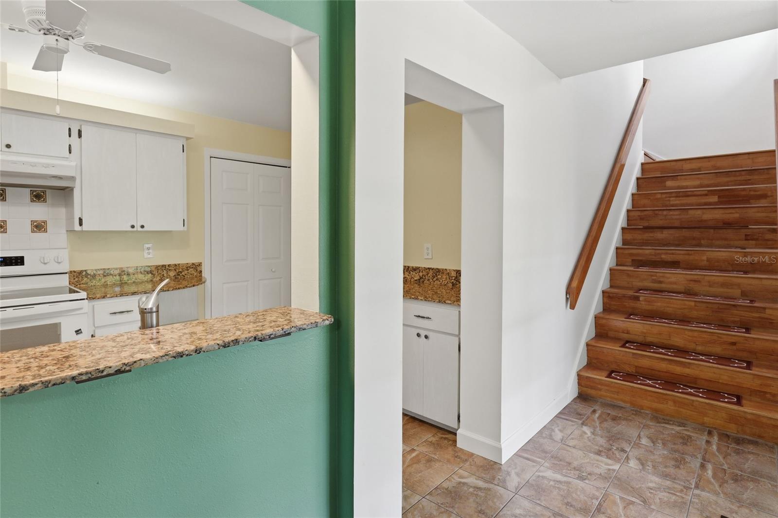 SOUTH GATE UNIT 27 - Residential