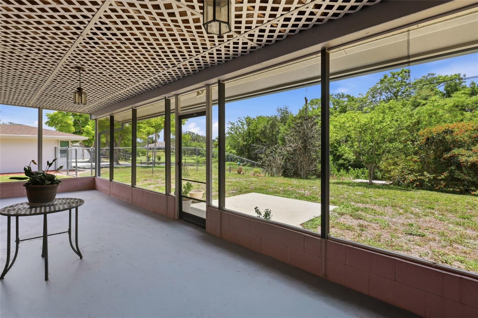 SOUTH GATE UNIT 27 - Residential
