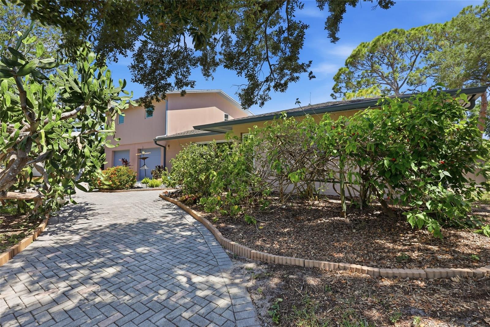 SOUTH GATE UNIT 27 - Residential