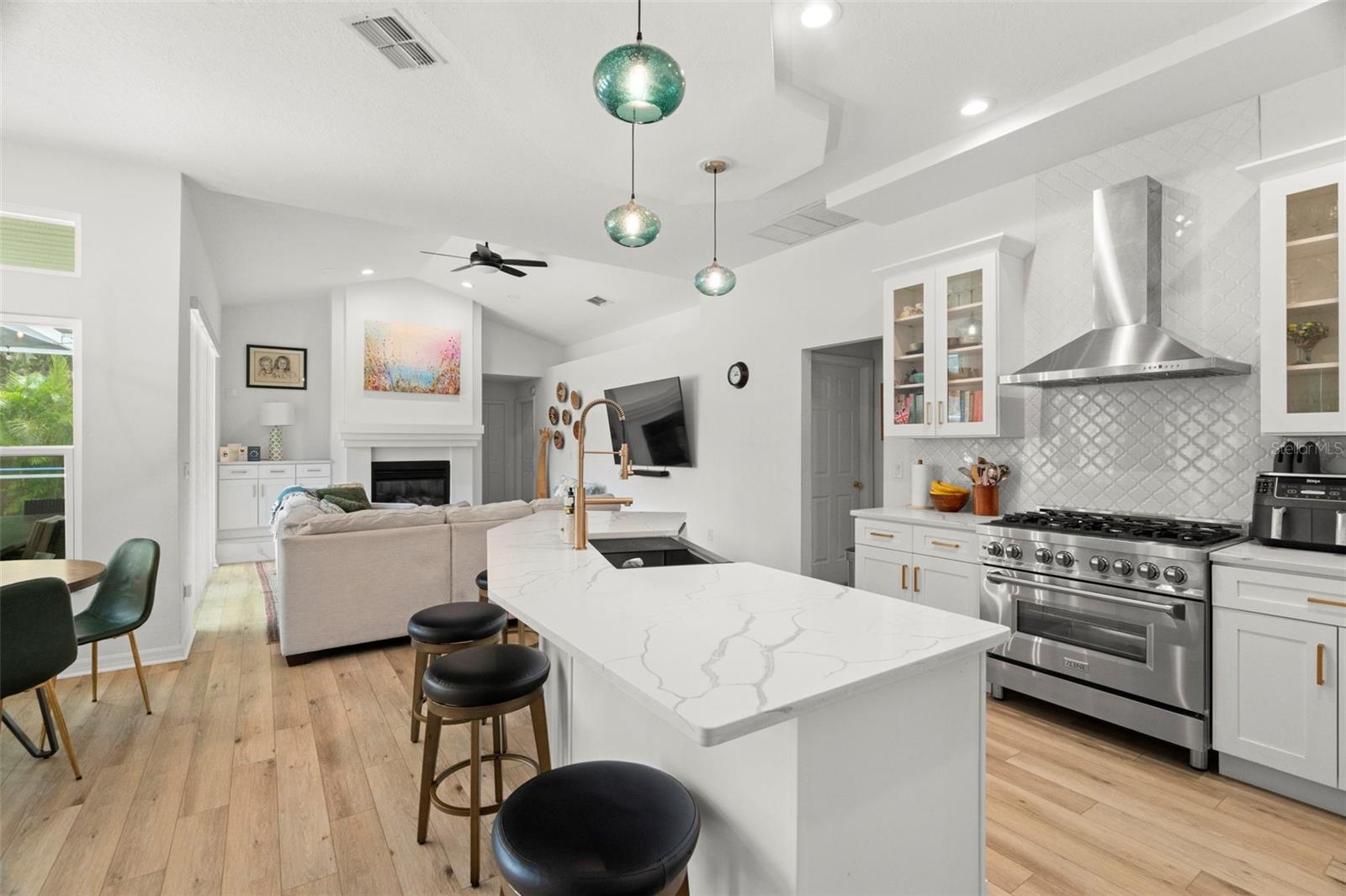 WESTCHASE SEC 370 - Residential Lease