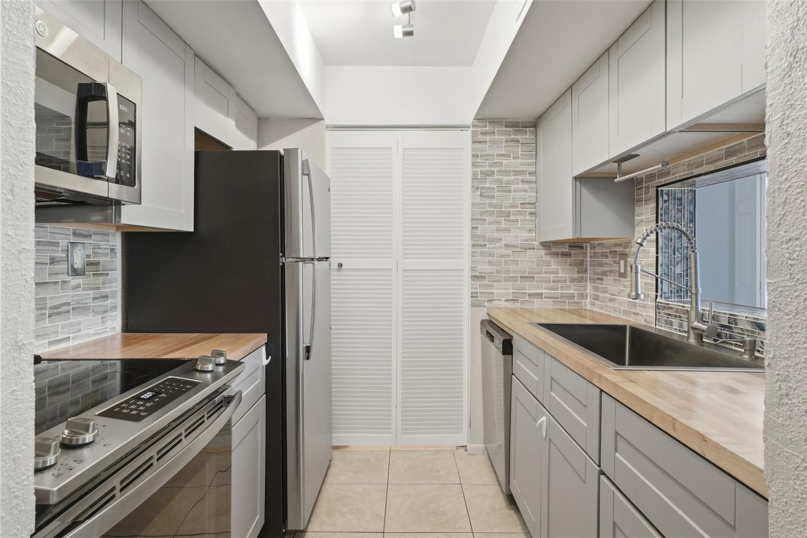 CABANA KEY A CONDO - Residential