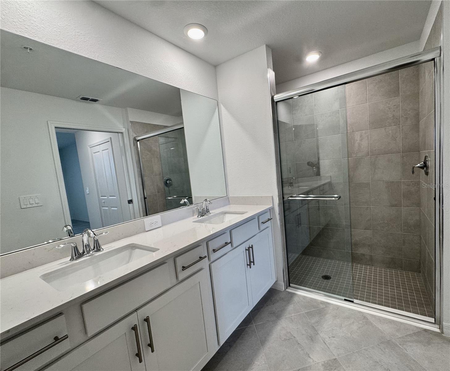 CALUSA COUNTRY CLUB - Residential Lease