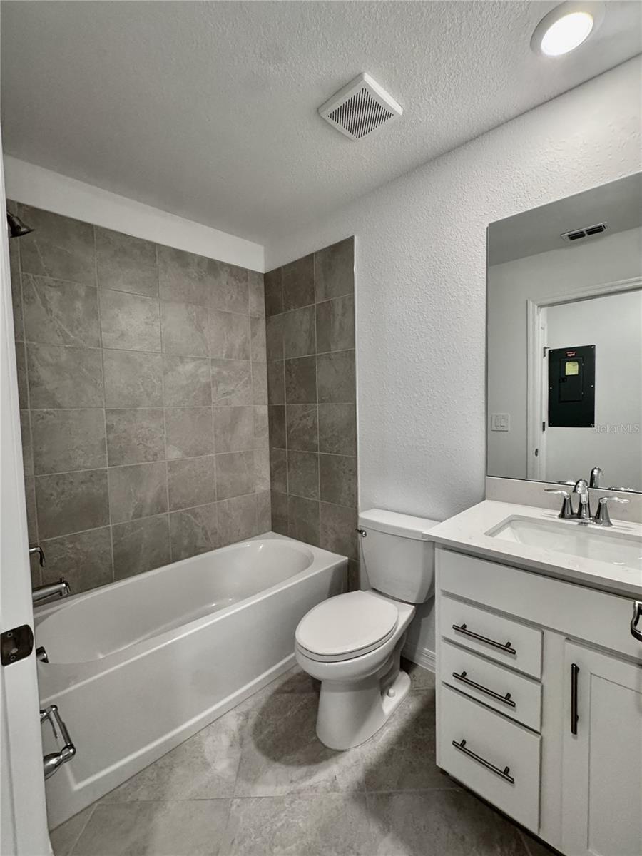 CALUSA COUNTRY CLUB - Residential Lease