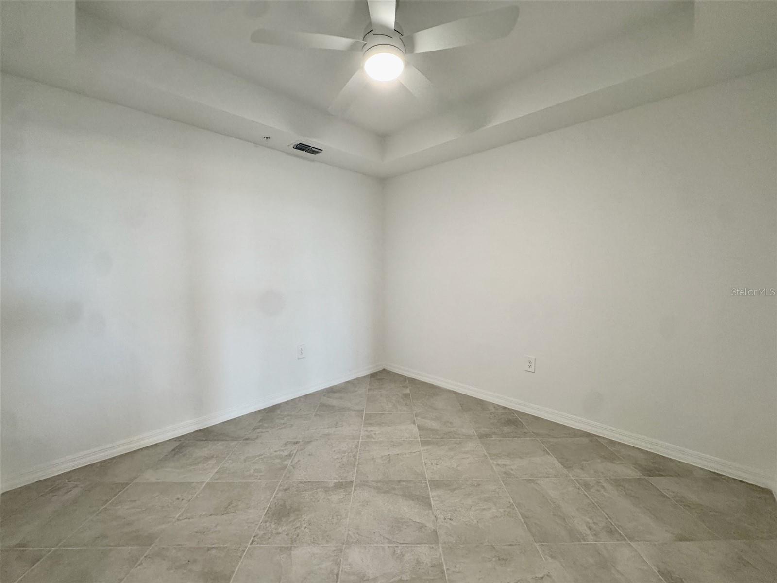 CALUSA COUNTRY CLUB - Residential Lease