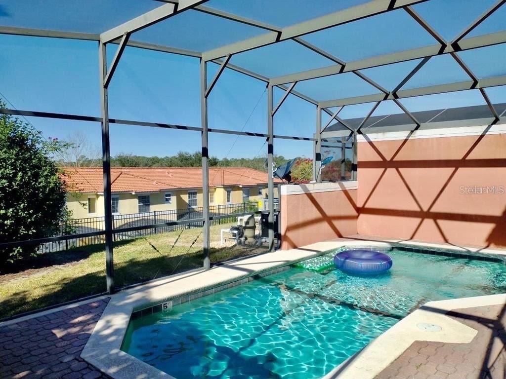 ENCANTADA PH 1 - Residential