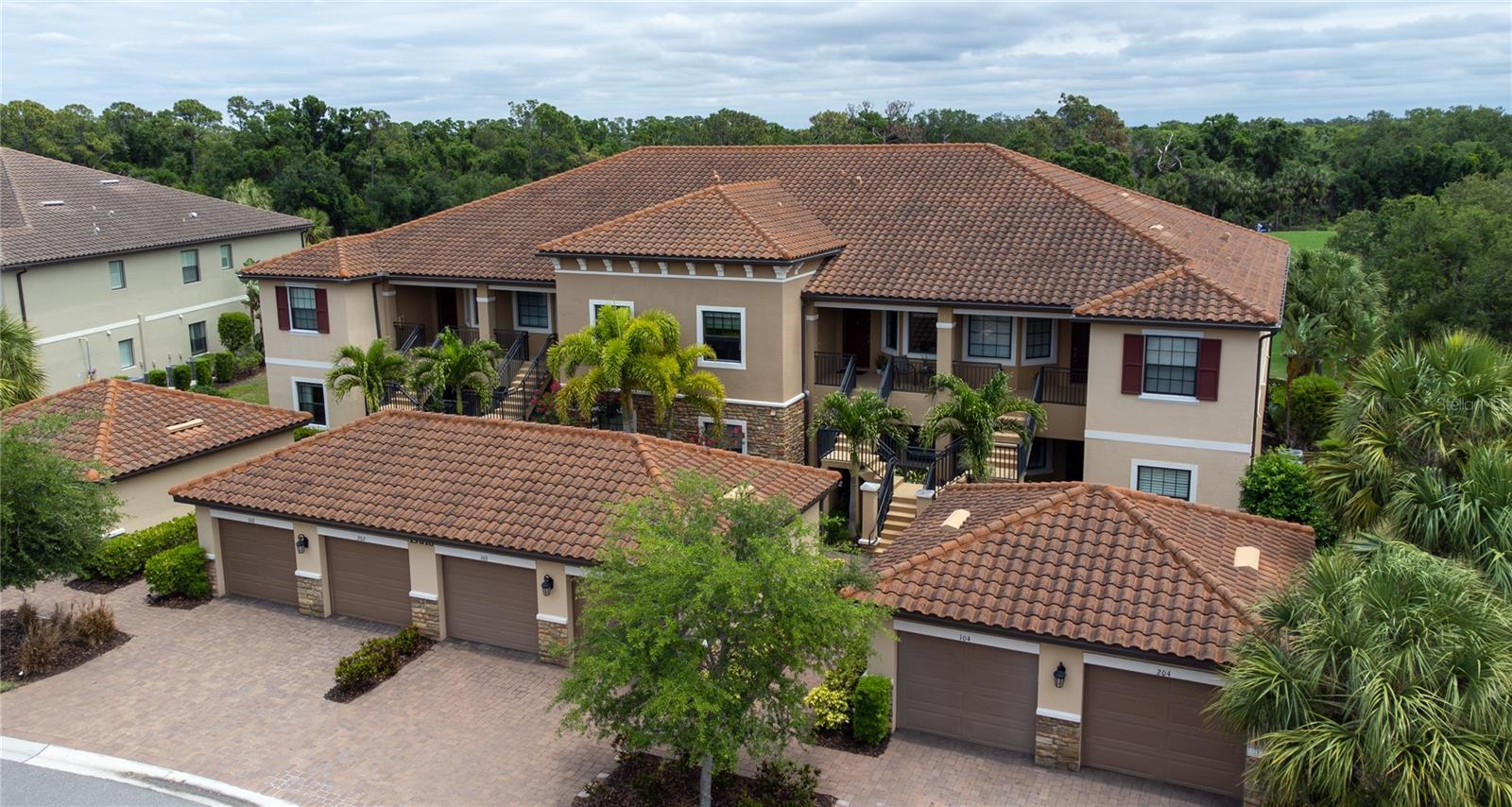 ESPLANADE GOLF AND COUNTRY CLUB - Residential