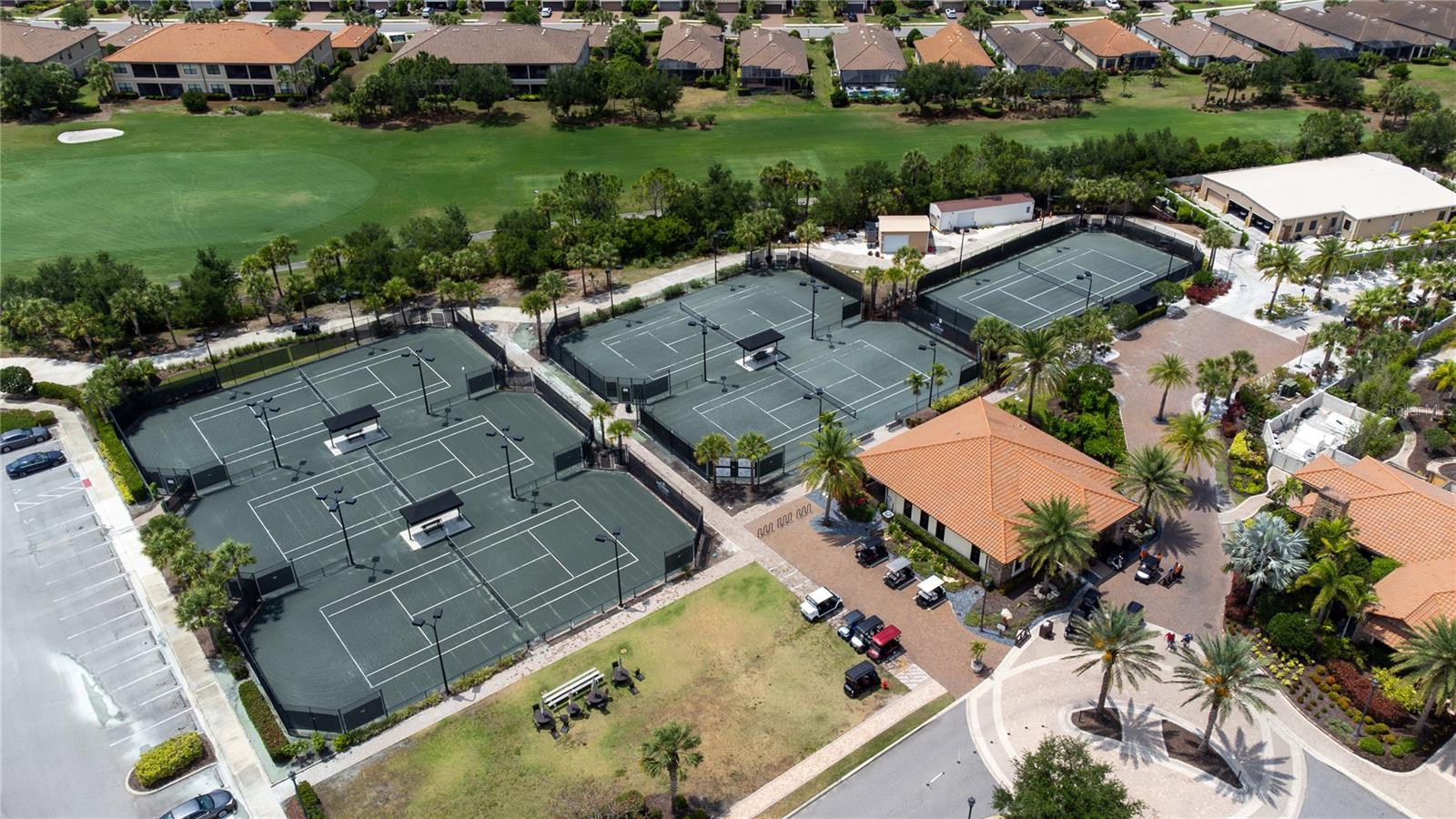 ESPLANADE GOLF AND COUNTRY CLUB - Residential