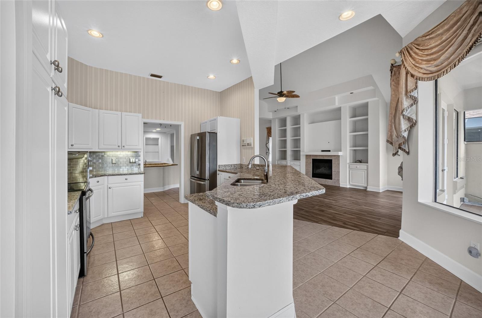 DEER ISLAND CLUB 2ND REPLAT THE - Residential