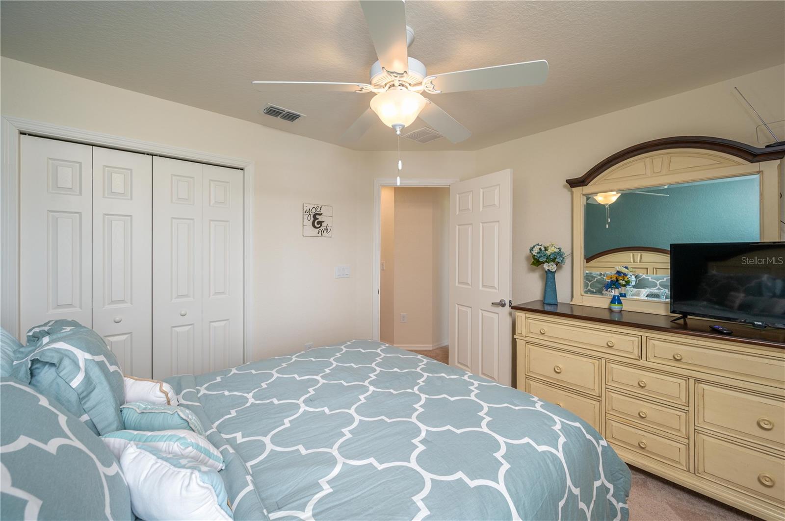 COUNTRY CLUB ESTATES - Residential