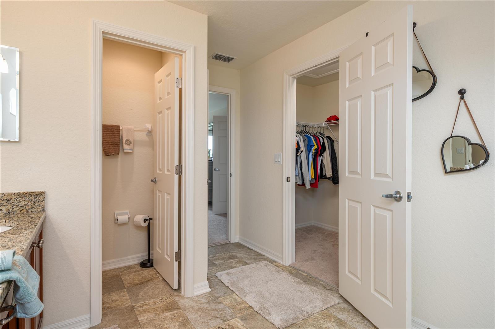 COUNTRY CLUB ESTATES - Residential