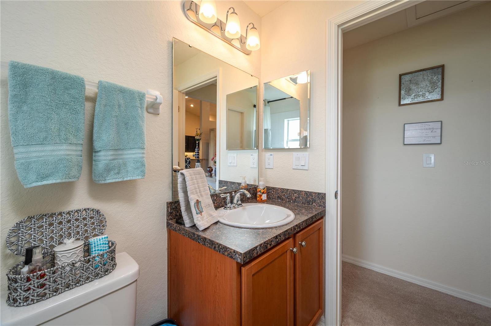 COUNTRY CLUB ESTATES - Residential