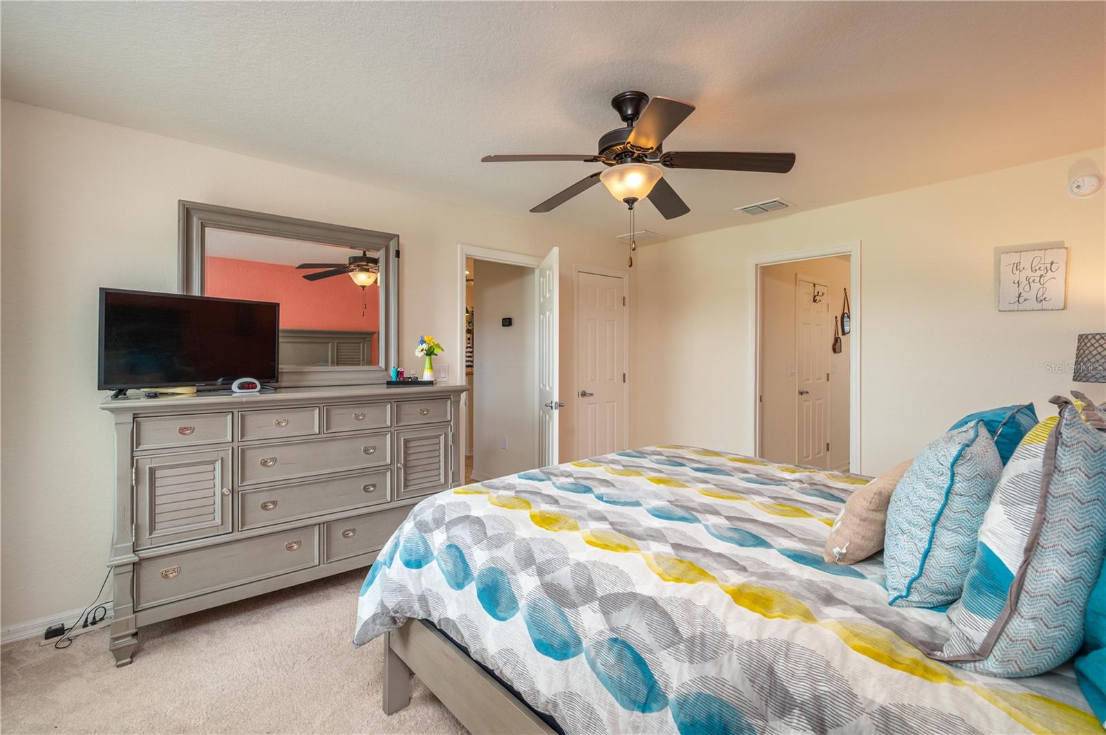 COUNTRY CLUB ESTATES - Residential