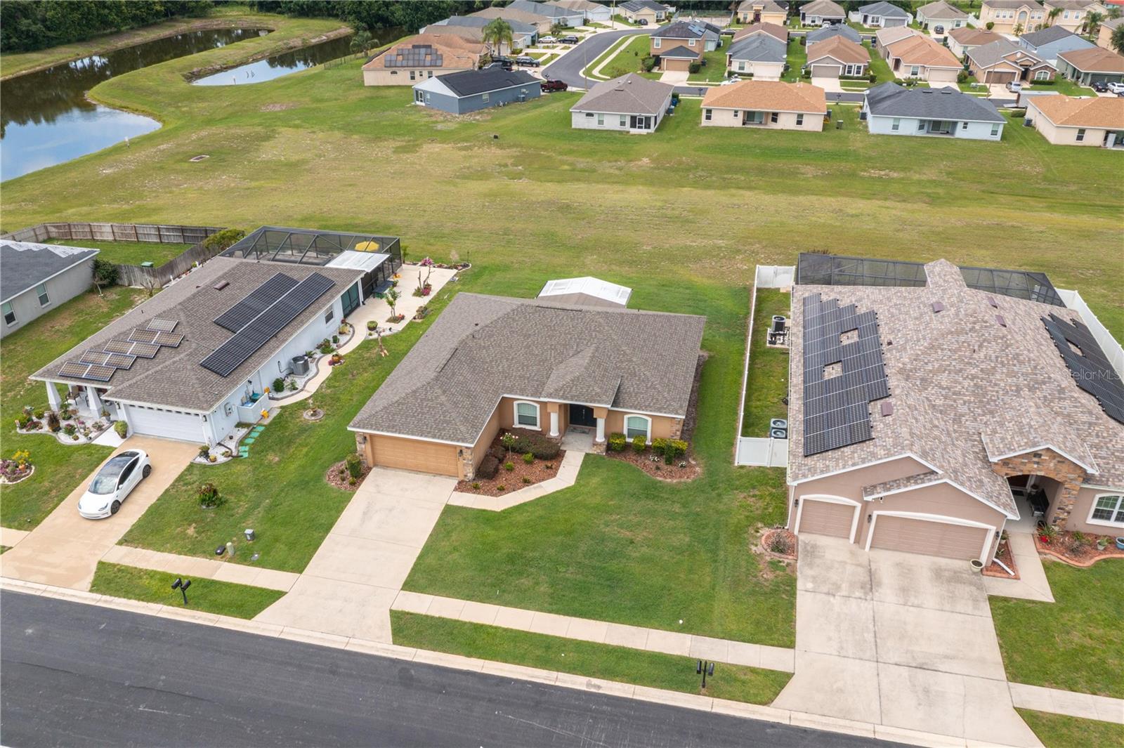 COUNTRY CLUB ESTATES - Residential