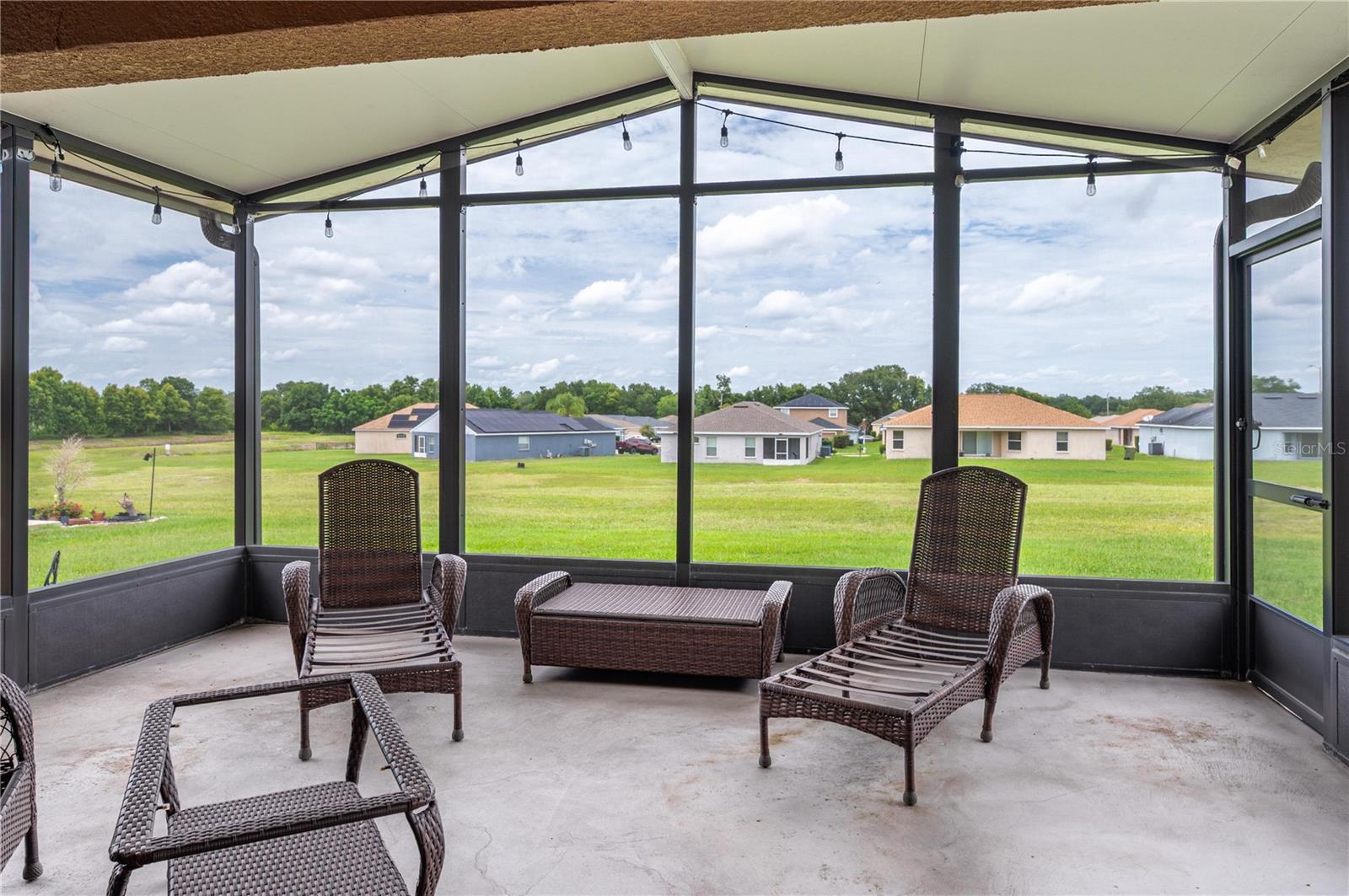 COUNTRY CLUB ESTATES - Residential